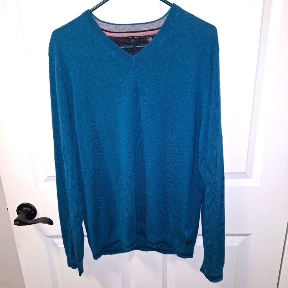 A Ted Baker v-neck mens size 5 (XL) sweater. Wool, silk, and cashmere.